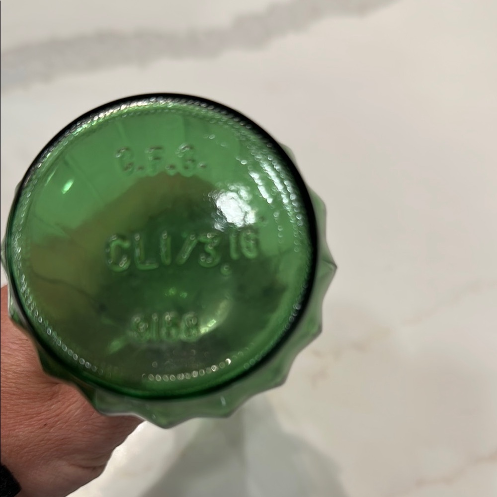 2/$20 BUD VASE VINTAGE EMERALD GREEN RIBBED SCALLOPED MARKED 9” - Picture 2 of 7